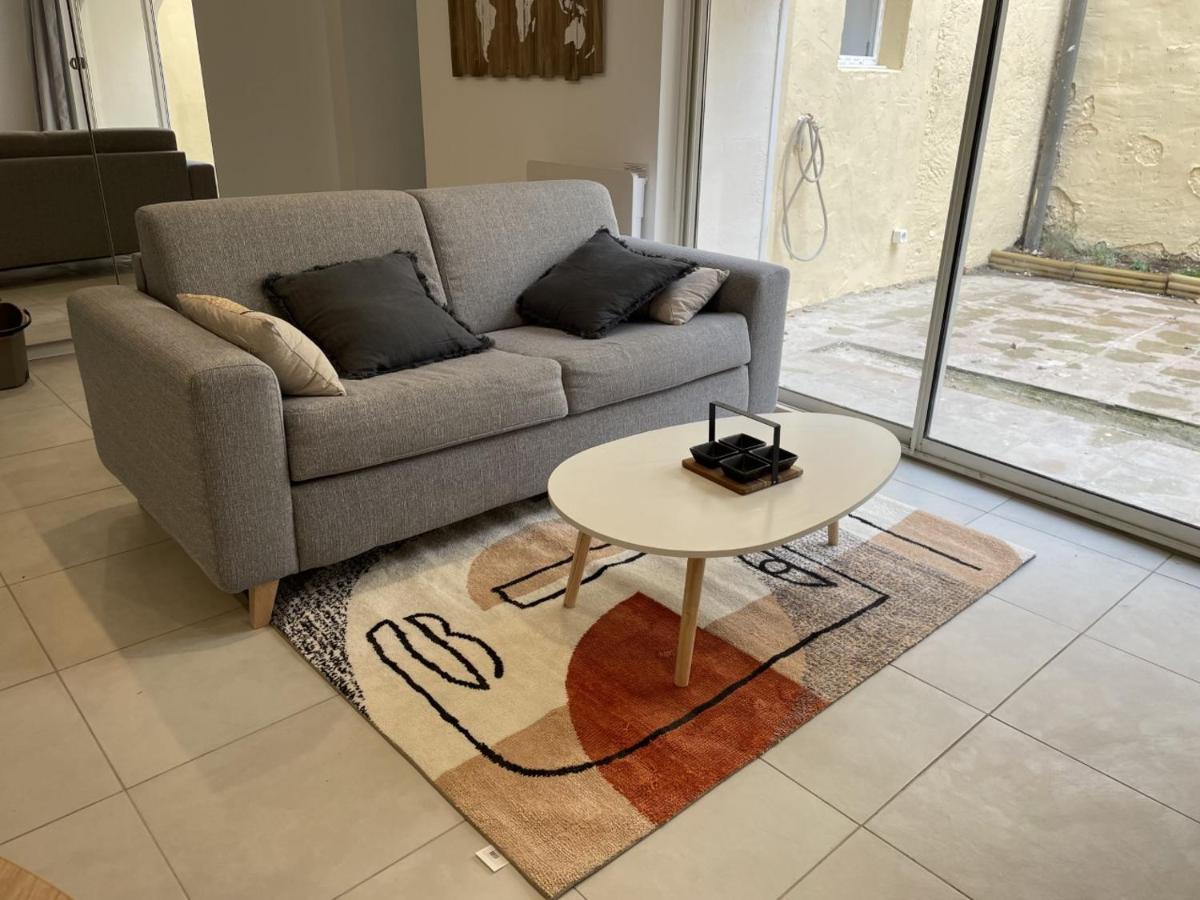 Appartement Climatise Avec Cour En Centre Ville Carpentras ภายนอก รูปภาพ