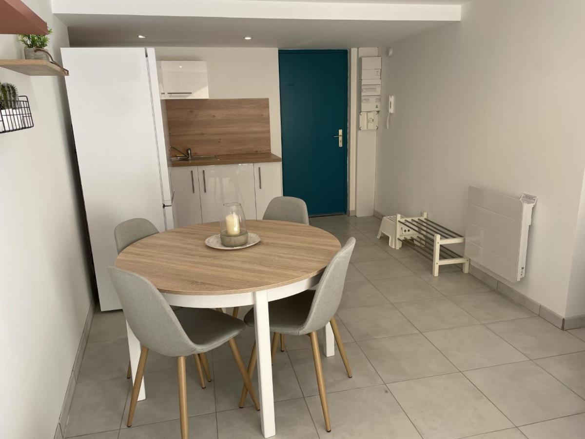 Appartement Climatise Avec Cour En Centre Ville Carpentras ภายนอก รูปภาพ