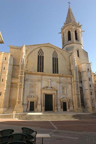 Appartement Climatise Avec Cour En Centre Ville Carpentras ภายนอก รูปภาพ